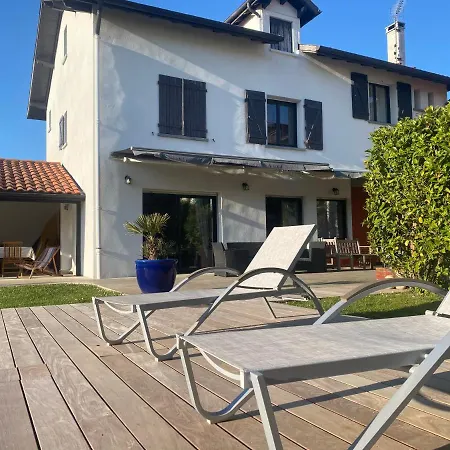 Hiru Alabak - Maison A Biarritz, Piscine, Jardin, 8 Personnes Вілла