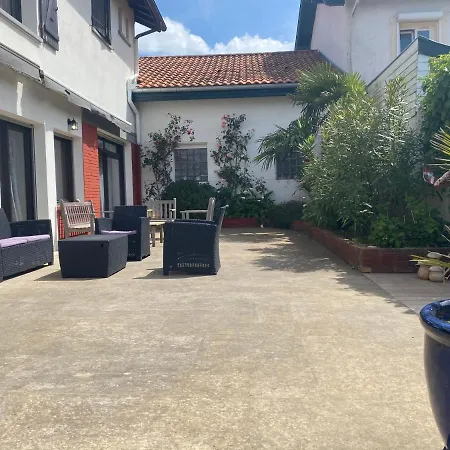 Hiru Alabak - Maison A Biarritz, Piscine, Jardin, 8 Personnes 别墅 比亚里茨