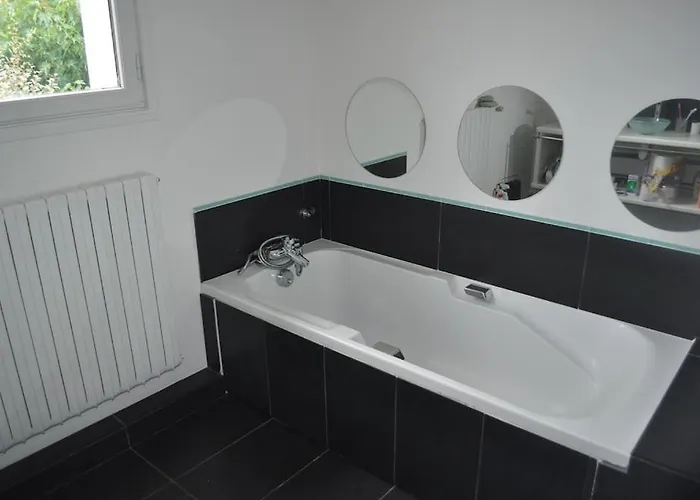 别墅 Hiru Alabak - Maison A Biarritz, Piscine, Jardin, 8 Personnes 比亚里茨